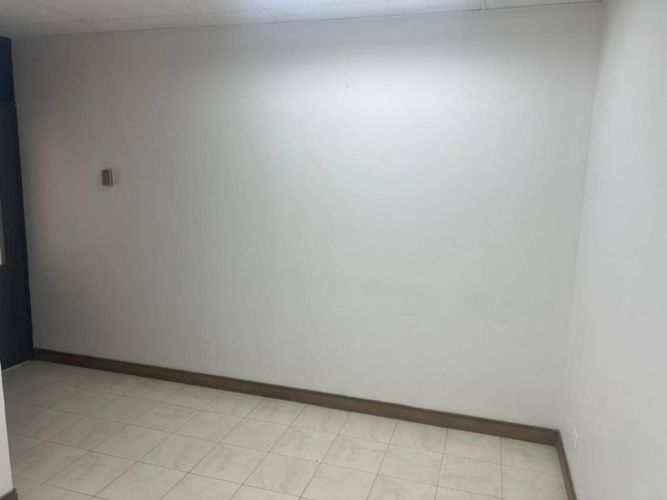 Oficina en arriendo en Milla De Oro, Medellín, 36 m² · foto 10 de 13