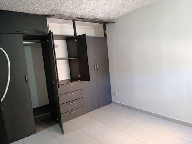Apartamento de 3 alcobas en venta en Ismael Perdomo, Bogotá, 62 m² · foto 16 de 24