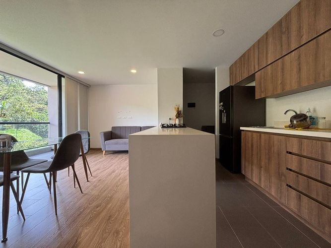 Apartamento de 3 alcobas en venta en El Trianon, Envigado, 83 m² · foto 4 de 13