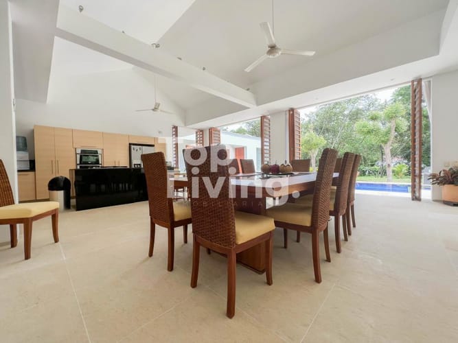 Casa de 4 alcobas en venta en Girardot, Girardot, 302 m² · foto 5 de 24