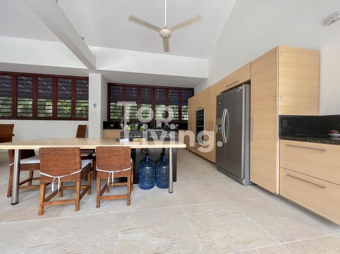 Casa de 4 alcobas en venta en Girardot, Girardot, 302 m² · foto 6 de 24
