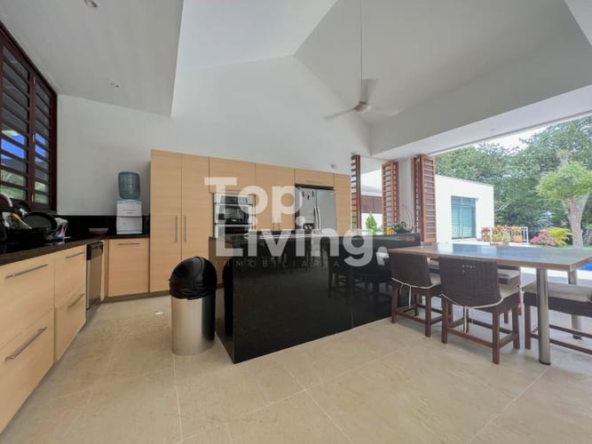 Casa de 4 alcobas en venta en Girardot, Girardot, 302 m² · foto 7 de 24