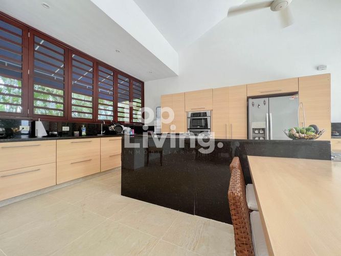 Casa de 4 alcobas en venta en Girardot, Girardot, 302 m² · foto 8 de 24