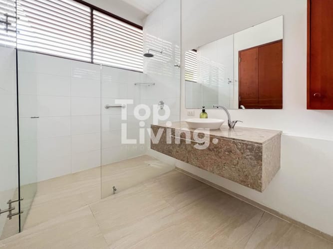 Casa de 4 alcobas en venta en Girardot, Girardot, 302 m² · foto 16 de 24