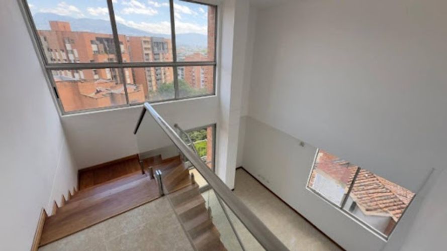 Apartamento de 3 alcobas en arriendo en Viviendas Del Sur, Envigado, 140 m² · foto 2 de 24