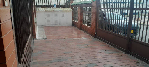Casa en venta en Normandia, Bogotá · foto 3 de 16