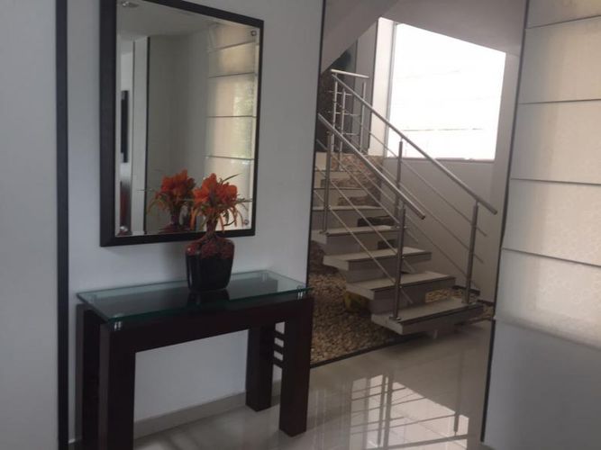 Casa de 5 alcobas en venta en Picaleña Y Mirolindo, Ibagué, 350 m² · foto 10 de 14