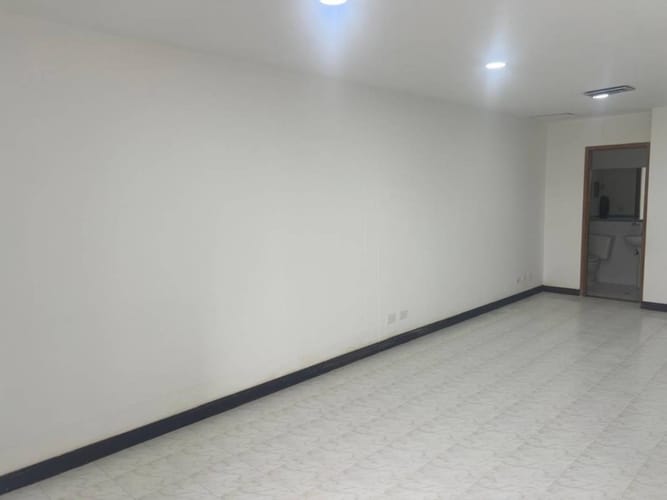 Oficina en arriendo en Milla De Oro, Medellín, 40 m² · foto 6 de 10