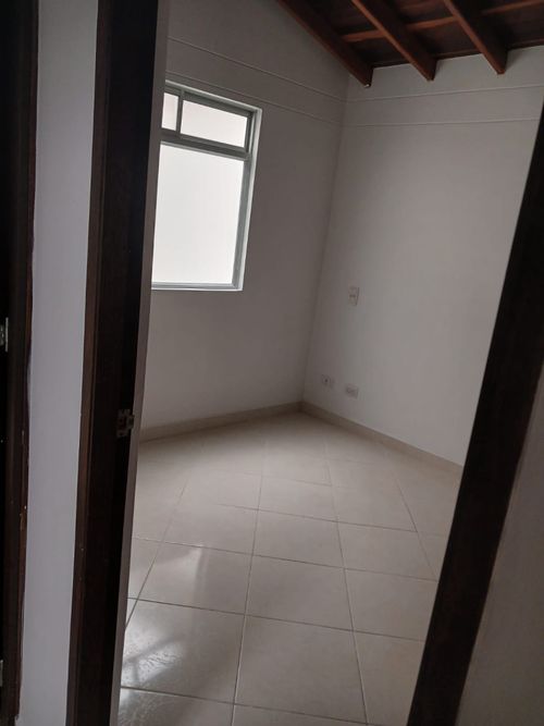 Apartamento de 3 alcobas en venta en Restrepo Naranjo, Sabaneta, 66 m² · foto 3 de 13