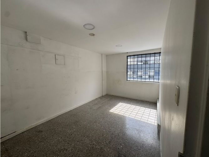 Local en arriendo en Manila, Medellín, 372 m² · foto 2 de 14