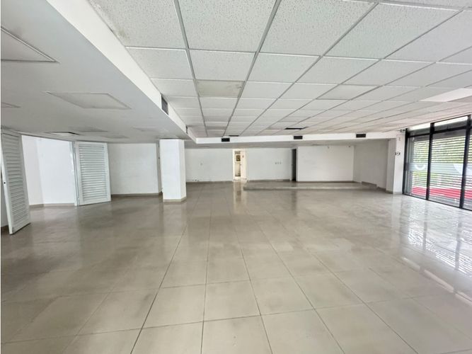 Local en arriendo en Manila, Medellín, 372 m² · foto 4 de 14