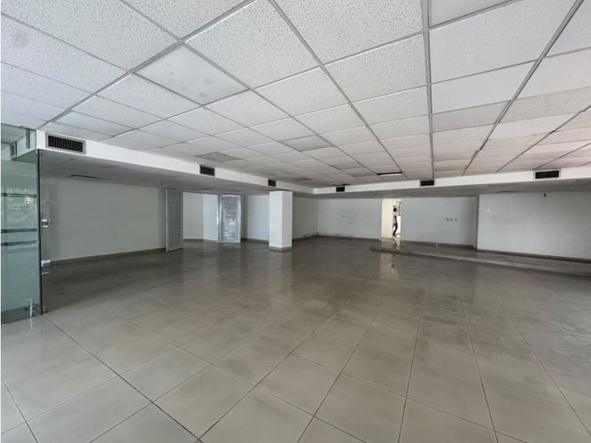 Local en arriendo en Manila, Medellín, 372 m² · foto 8 de 14