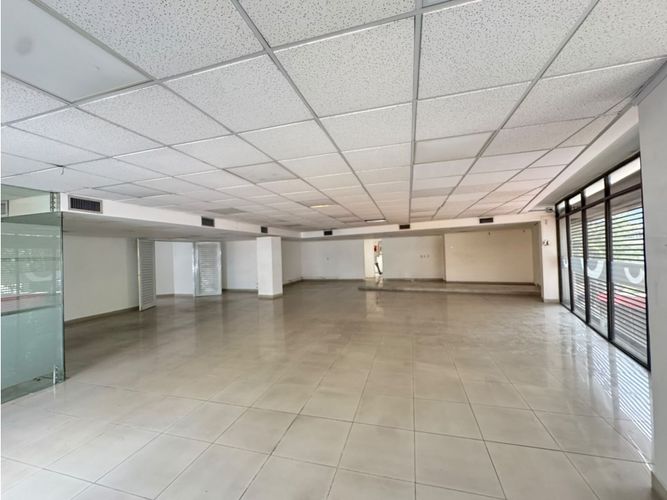 Local en arriendo en Manila, Medellín, 372 m² · foto 9 de 14