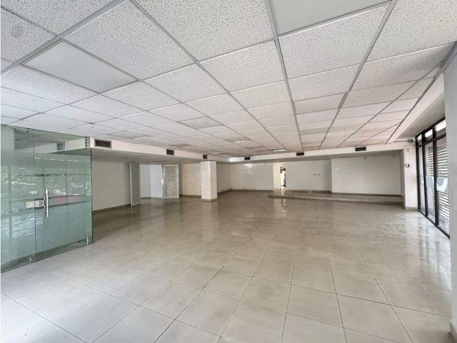 Local en arriendo en Manila, Medellín, 372 m² · foto 12 de 14