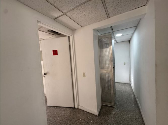 Local en arriendo en Manila, Medellín, 372 m² · foto 13 de 14