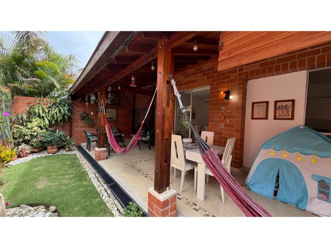 Casa de 4 alcobas en venta en Cinco Soles, Jamundí, 169 m² · foto 2 de 24