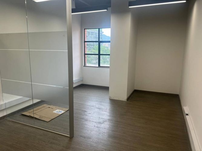 Oficina en arriendo en Milla De Oro, Medellín, 40 m² · foto 6 de 10