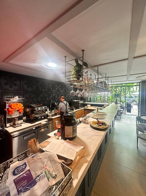 Local en arriendo en El Poblado, Medellín, 120 m² · foto 8 de 14