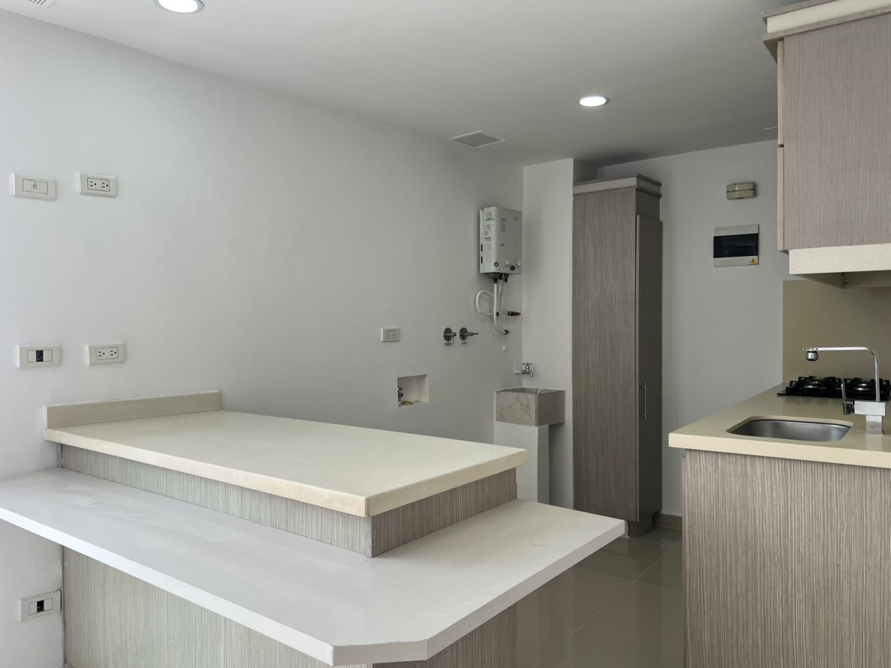Apartamento en venta en El Poblado, Medellín · foto 5 de 12