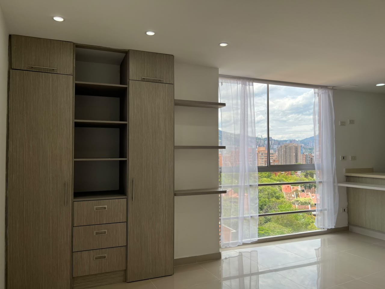 Apartamento en venta en El Poblado, Medellín · foto 7 de 12