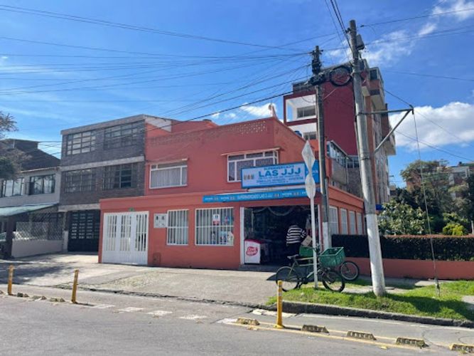 Casa de 5 alcobas en venta en Jose Joaquin Vargas, Bogotá, 226 m² · foto 2 de 24