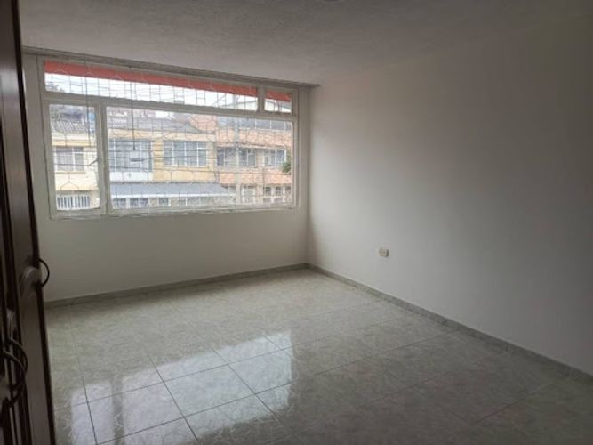Casa de 5 alcobas en venta en Jose Joaquin Vargas, Bogotá, 226 m² · foto 12 de 24