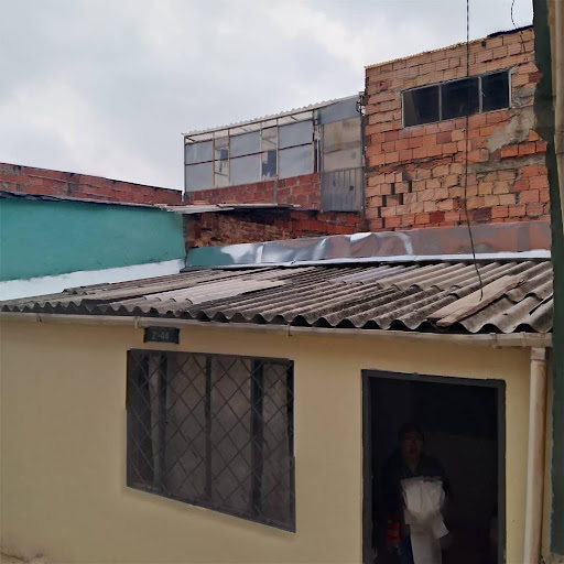 Casa en venta en Las Guacamayas, Bogotá · foto 2 de 15