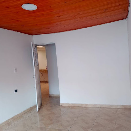 Casa en venta en Usminia, Bogotá · foto 3 de 16