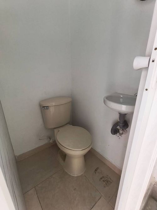 Local en arriendo en Santa Lucia, Medellín, 15 m² · foto 6 de 6
