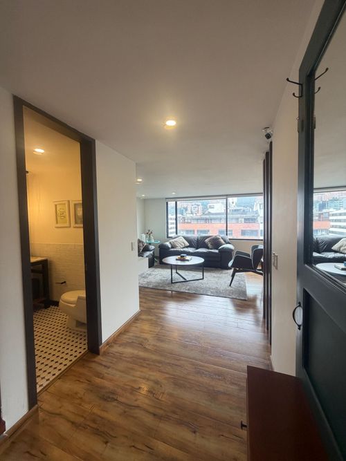 Apartamento de 3 alcobas en venta en Santa Barbara Central, Bogotá, 146 m² · foto 7 de 14