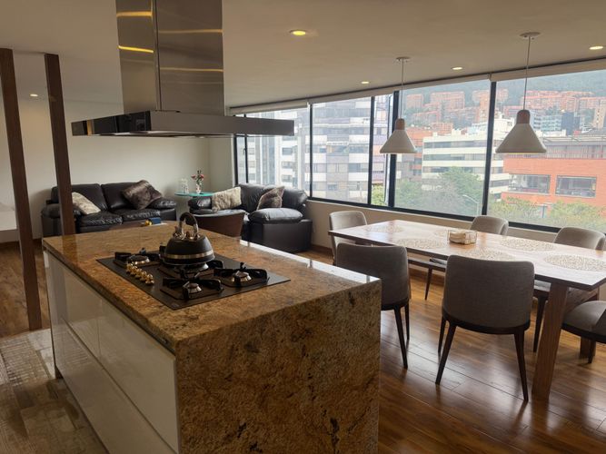 Apartamento de 3 alcobas en venta en Santa Barbara Central, Bogotá, 146 m² · foto 9 de 14