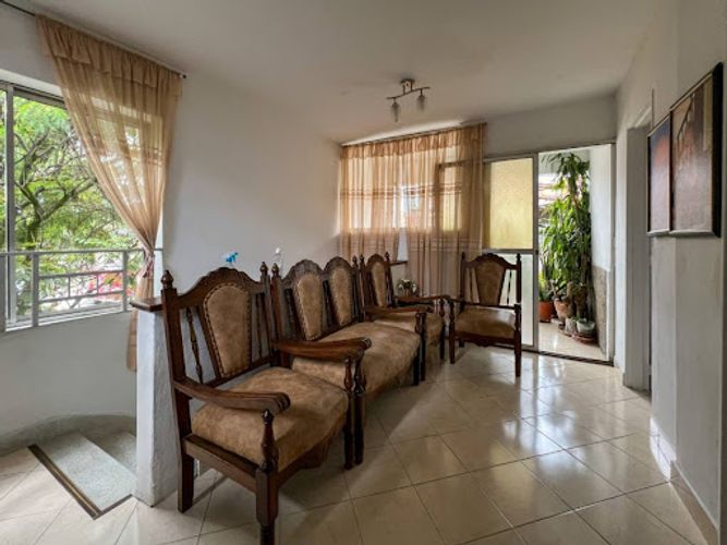 Casa de 6 alcobas en venta en Primavera, Envigado, 300 m² · foto 2 de 22