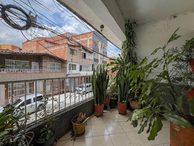 Casa de 6 alcobas en venta en Primavera, Envigado, 300 m² · foto 10 de 22