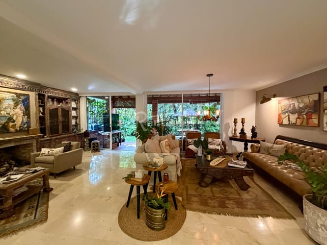 Casa de 3 alcobas en venta en Loma Benedictinos, Medellín, 350 m² · foto 6 de 16