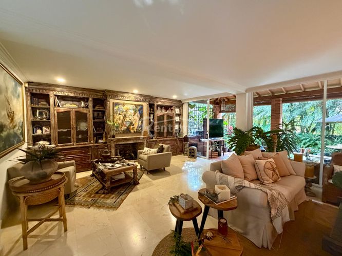 Casa de 3 alcobas en venta en Loma Benedictinos, Medellín, 350 m² · foto 7 de 16