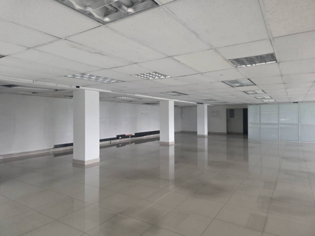 Oficina en Arriendo en El dorado, Bogotá