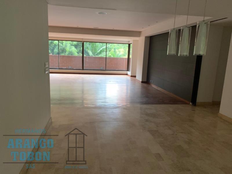 Apartamento en venta en El Poblado, Medellín · foto 2 de 23