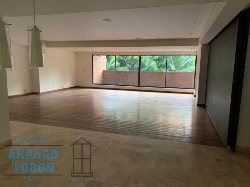 Apartamento en venta en El Poblado, Medellín · foto 3 de 23