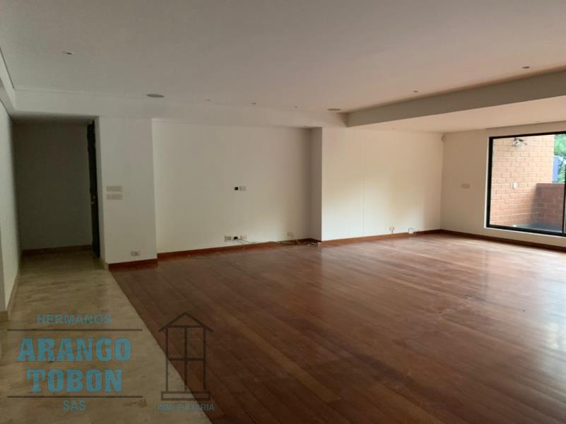 Apartamento en venta en El Poblado, Medellín · foto 5 de 23