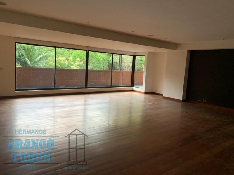 Apartamento en venta en El Poblado, Medellín · foto 7 de 23