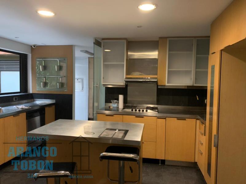 Apartamento en venta en El Poblado, Medellín · foto 10 de 23
