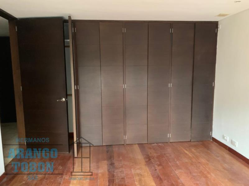Apartamento en venta en El Poblado, Medellín · foto 14 de 23