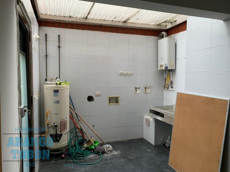 Apartamento en venta en El Poblado, Medellín · foto 18 de 23