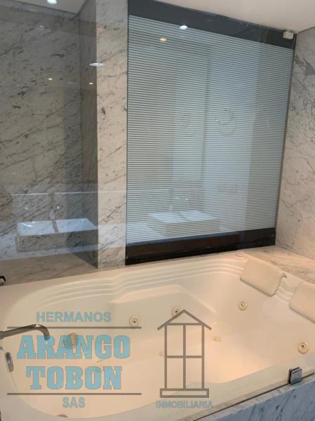 Apartamento en venta en El Poblado, Medellín · foto 22 de 23