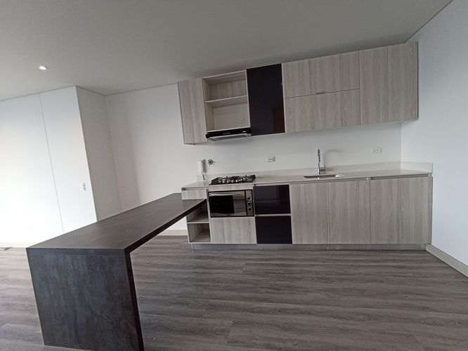 Apartaestudio en venta en Los Balsos, Medellín, 56 m² · foto 2 de 18