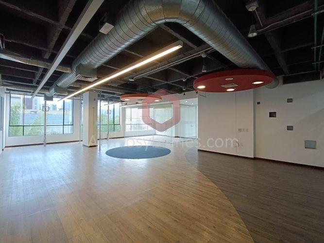 Local en arriendo en El Poblado, Medellín, 203 m² · foto 3 de 19