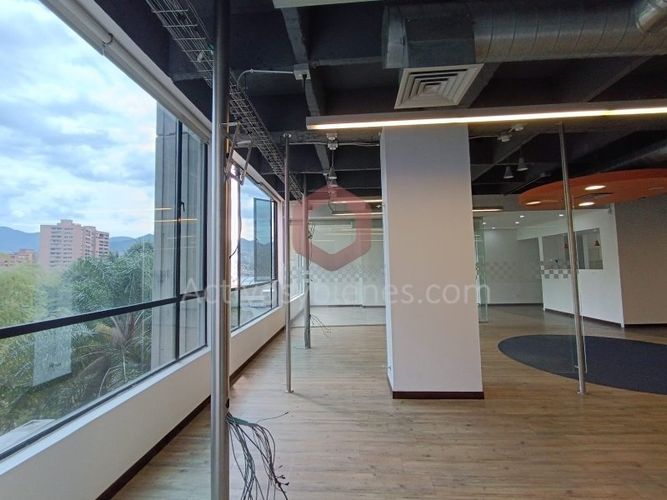 Local en arriendo en El Poblado, Medellín, 203 m² · foto 6 de 19