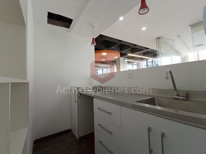 Local en arriendo en El Poblado, Medellín, 203 m² · foto 8 de 19