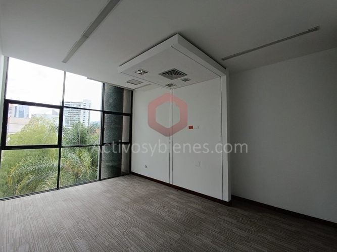 Local en arriendo en El Poblado, Medellín, 203 m² · foto 11 de 19