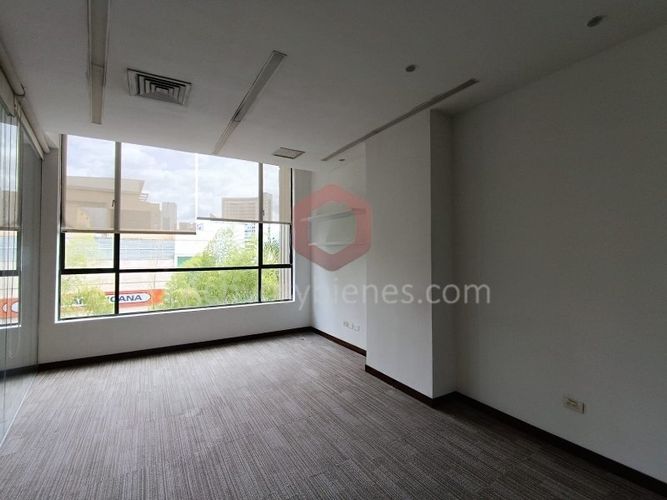 Local en arriendo en El Poblado, Medellín, 203 m² · foto 15 de 19